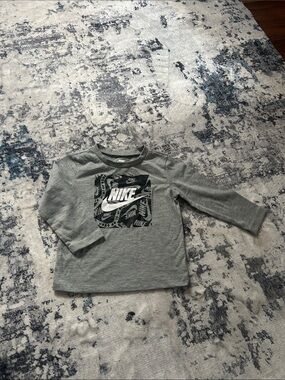 Nike Gray Long Sleeve Logo Tee with Black Graphic
